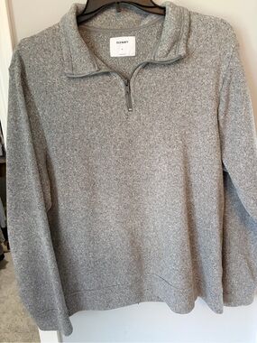 Old Navy Men's Light Gray Zip-Neck Sweater